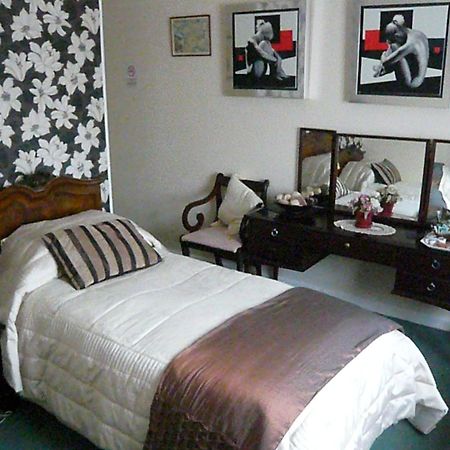 Meryan House Hotel تونتون المظهر الخارجي الصورة